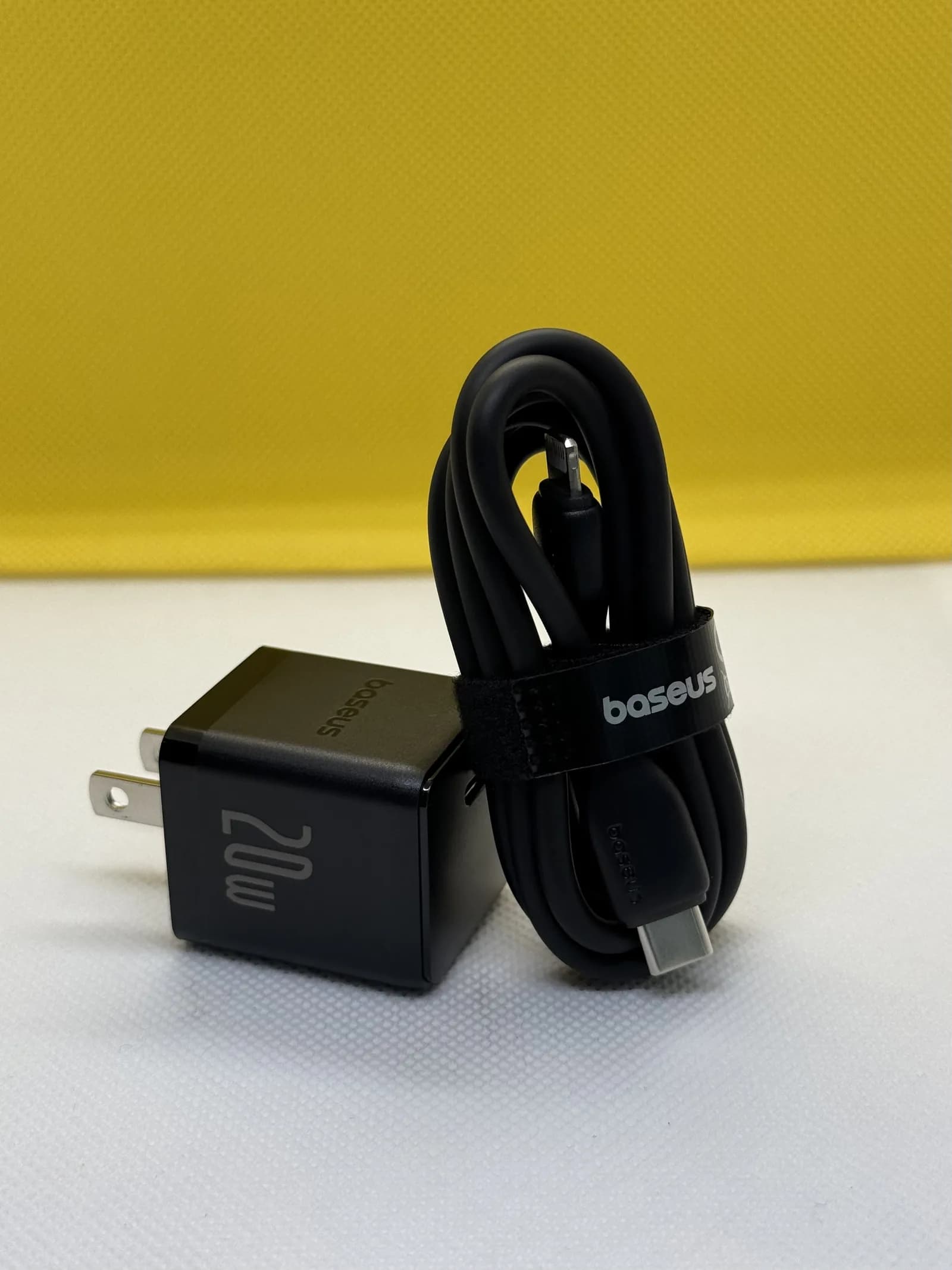 baseus-palm-20w-c-to-i-pair