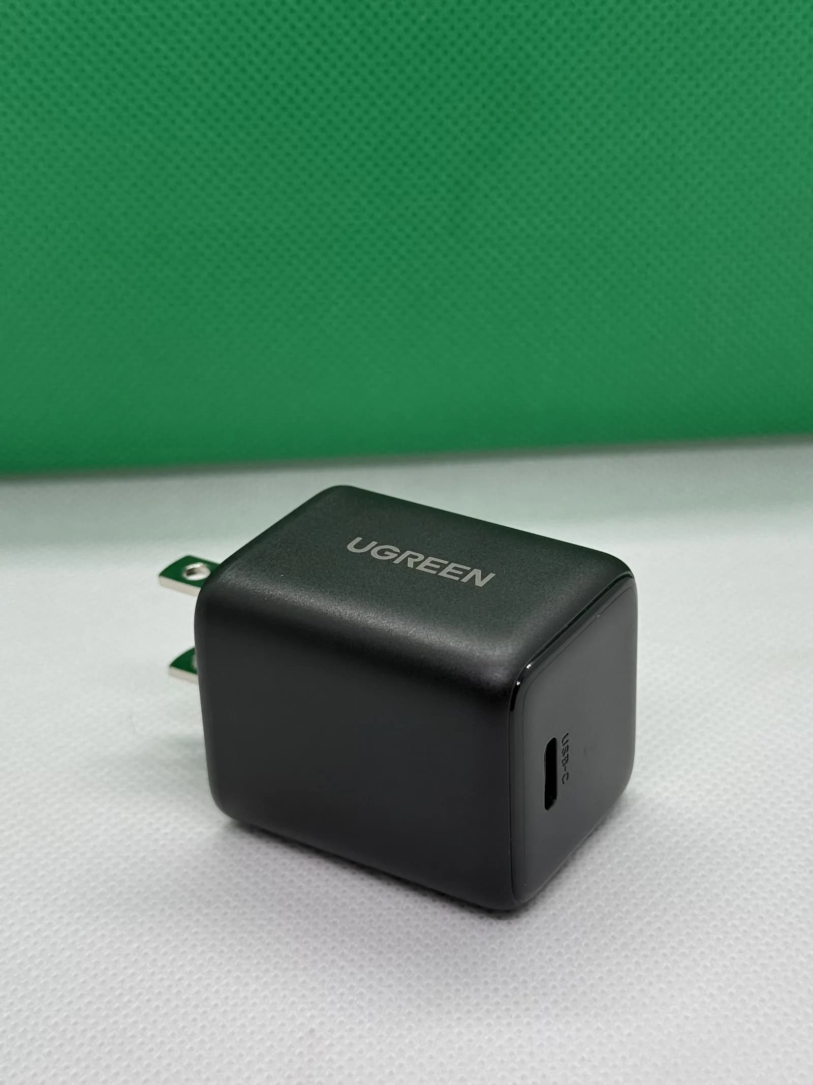 ugreen-20w-gan-adopter