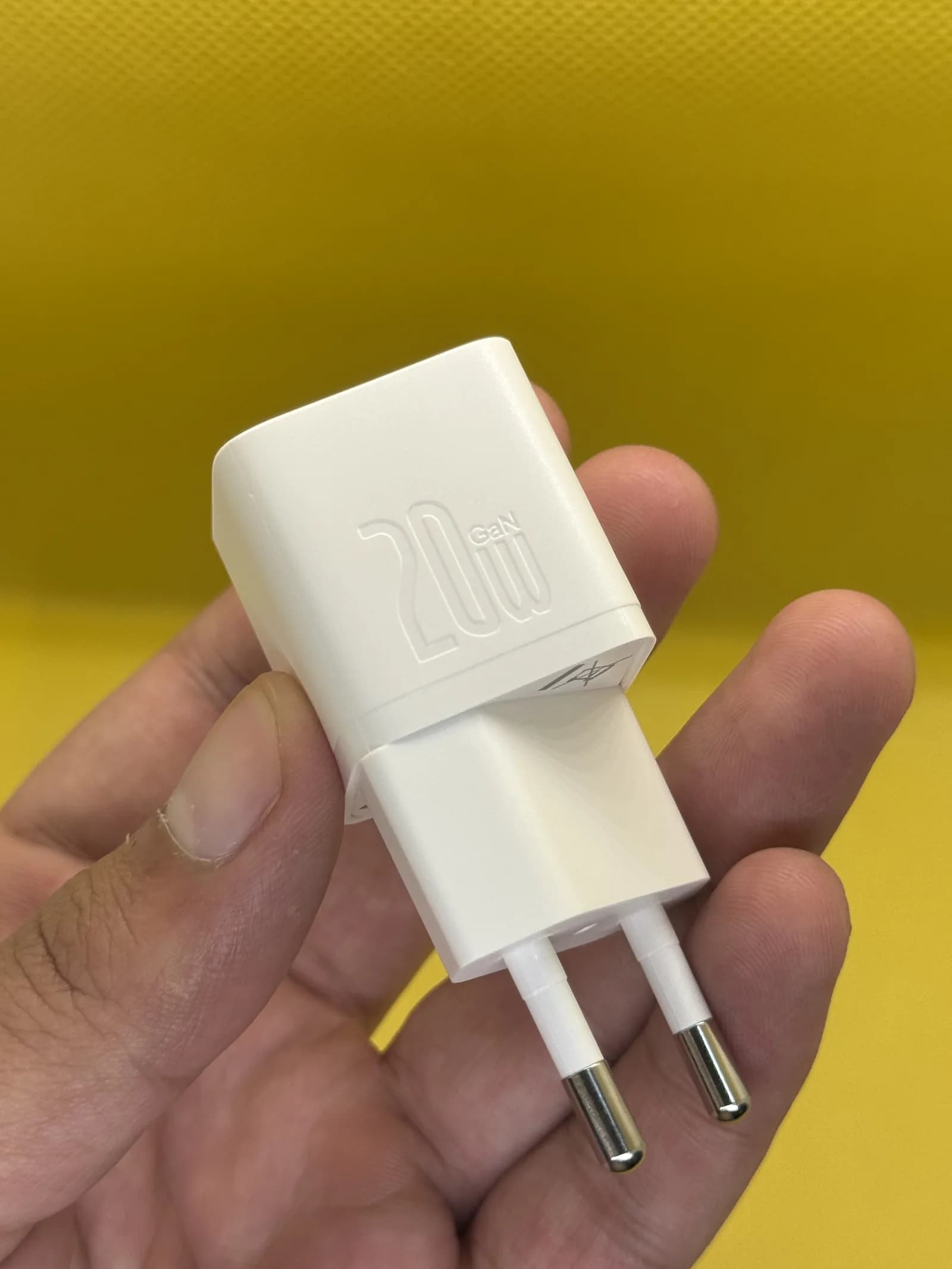 baseus-gan5-mini-charger-eu-20w