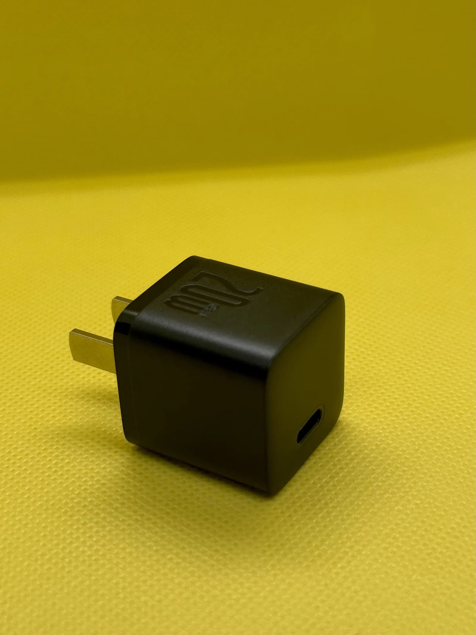 baseus-gan5-charger-mini-bk-20w