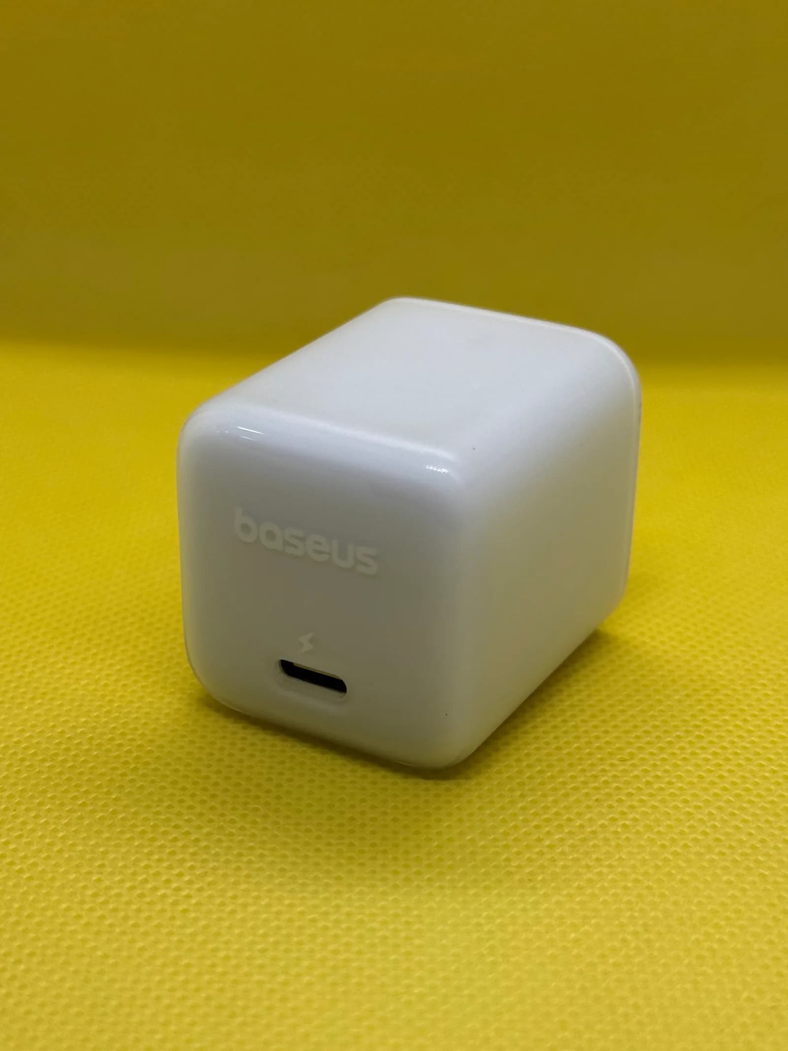 Baseus GaN6 Pro 45W USB‑C PD Fast Charging Adapter – Compact Travel Charger – White product image 2