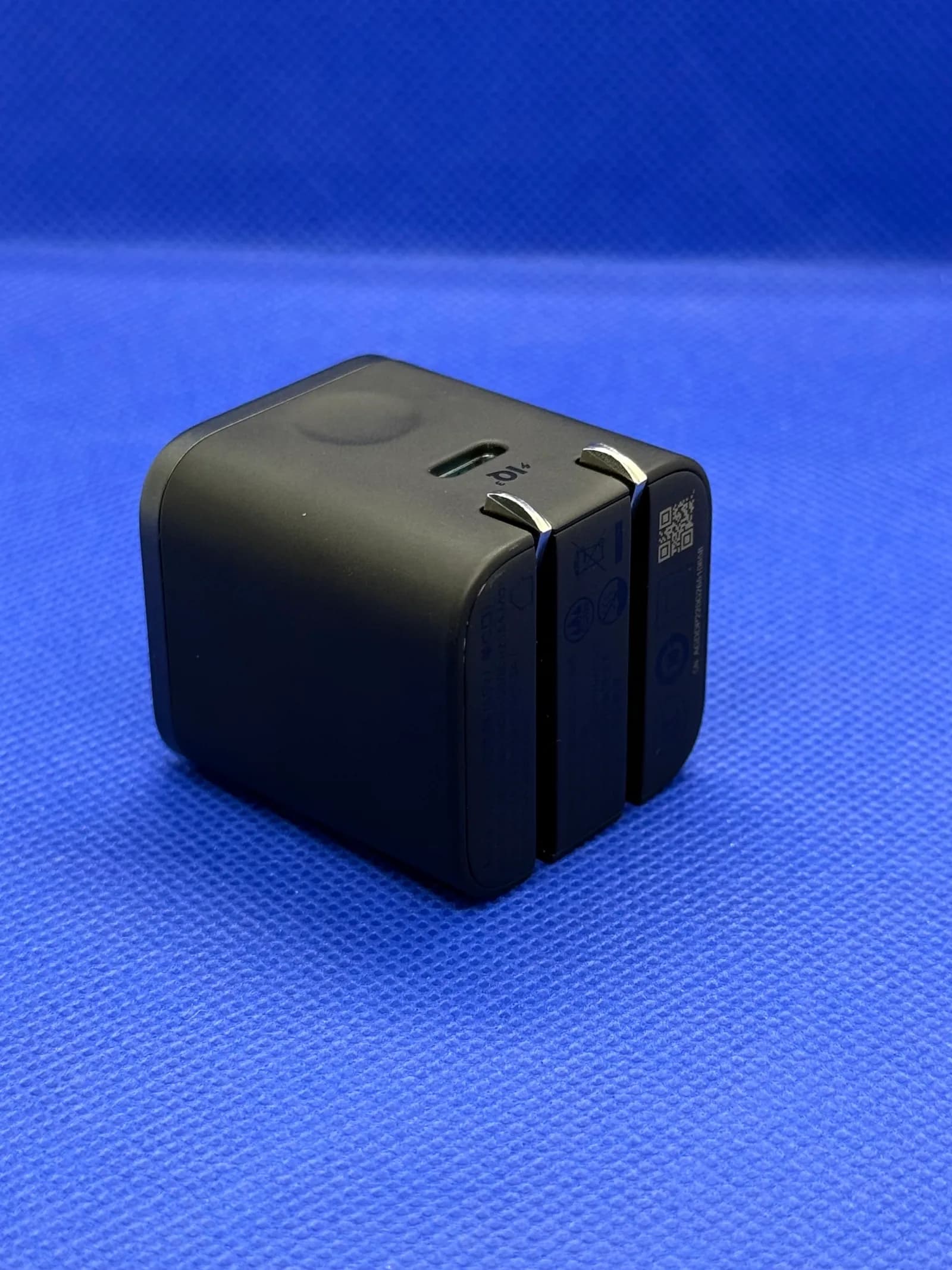Anker Nano Charger (45W, Smart Display, 180° Foldable) product image 2